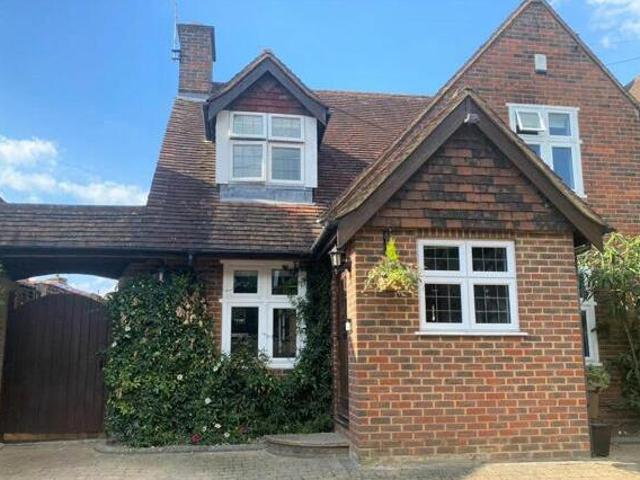 House for sale in Beaconsfield, Penn Bottom