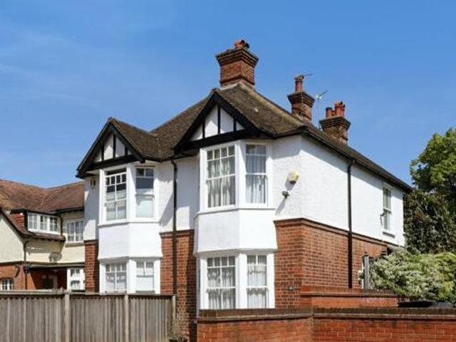 House for sale in Holtspur, Knotty Green