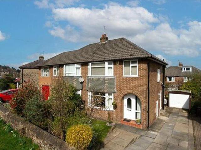 House for sale in Cottingley, West Yorkshire