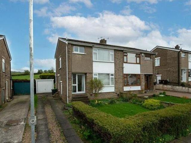 House for sale in Cottingley, West Yorkshire