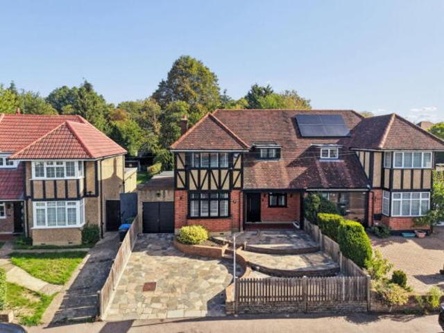 Farm for sale in Watford Heath, North Watford