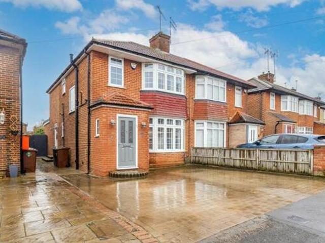 House for sale in Elstree and Borehamwood, Borehamwood