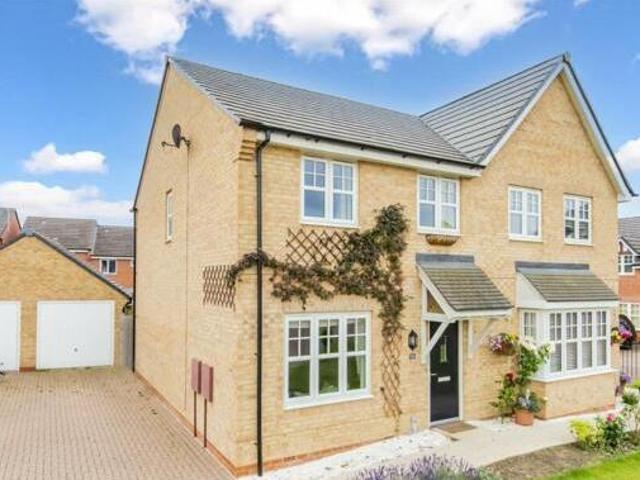 House for sale in Northampton, Northamptonshire