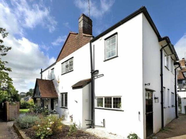 House for sale in Bourne End, Buckinghamshire