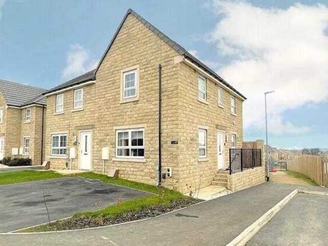 House for sale in Eccleshill, West Yorkshire