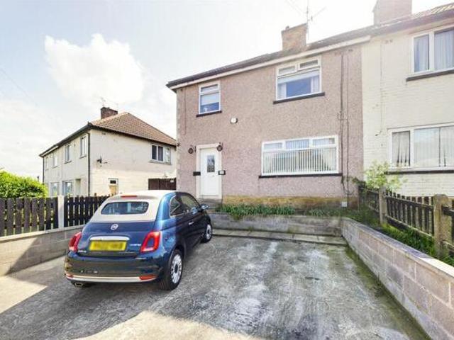 House for sale in Greengates, West Yorkshire