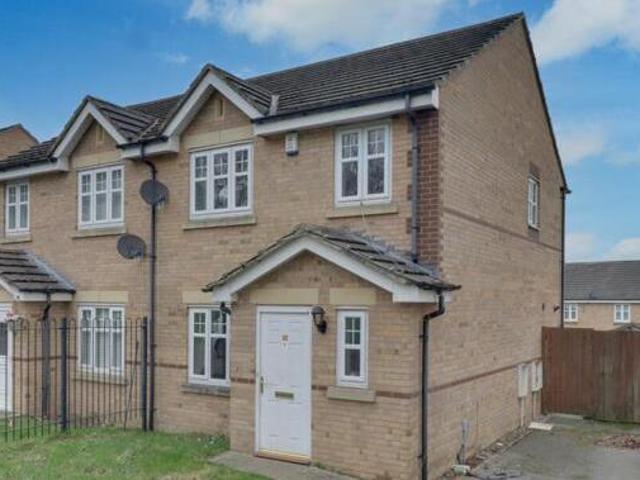 House for sale in Greengates, West Yorkshire