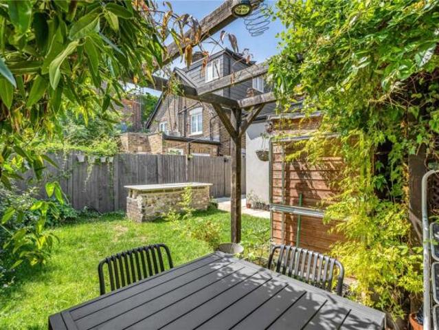 Farm for sale in Twickenham, Greater London