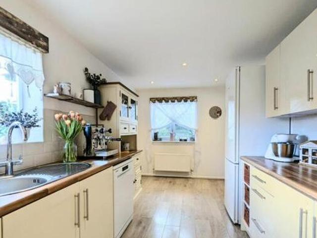 House for sale in Mid Glamorgan, Cymru / Wales