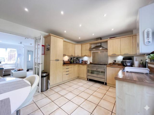 Farm for sale in Luton