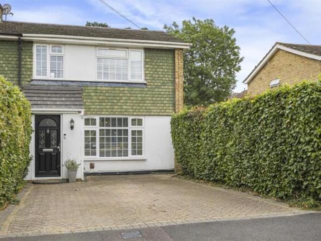 Farm for sale in Emmer Green, Reading