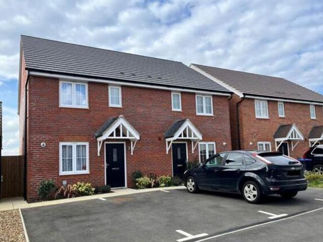 House for sale in Northampton, Northamptonshire