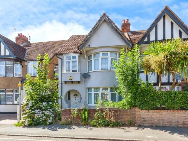 Semi Detached House for sale in Slough