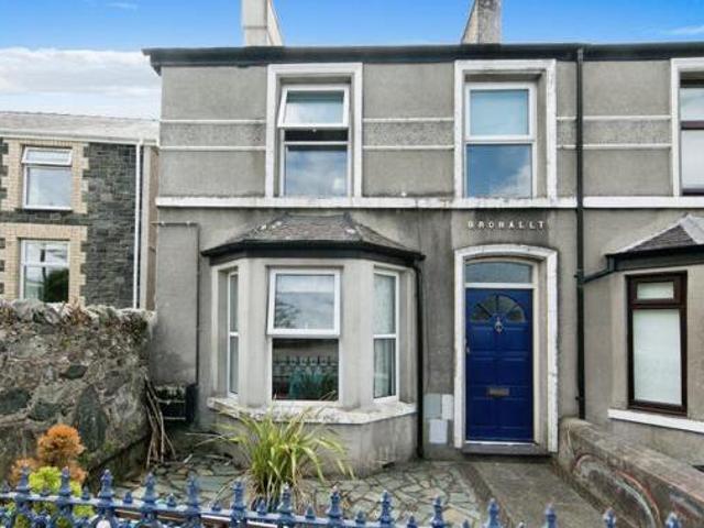 House for sale in Caernarfon, Gwynedd