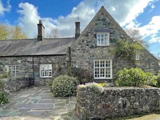 House for sale in Caernarfon, Wales