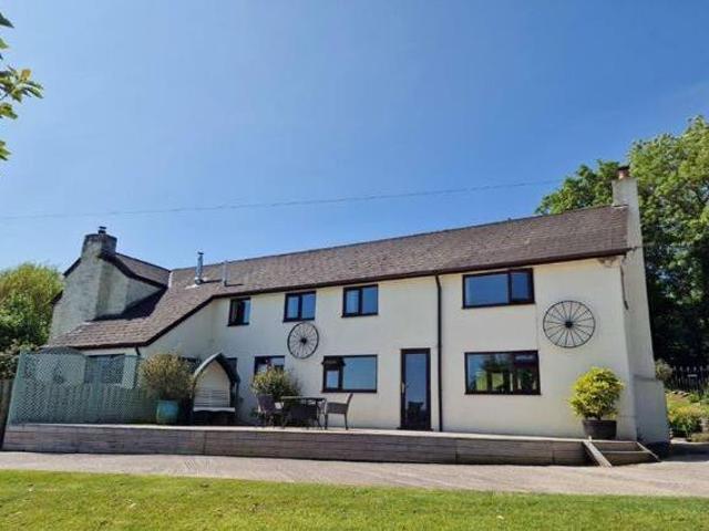 House for sale in Callington, Cornwall