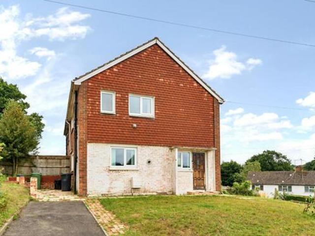 House for sale in Heol-las, Surrey