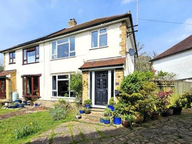 House for sale in Heol-las, Surrey