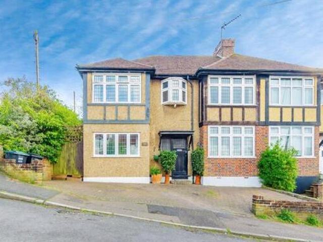 House for sale in Hillview, Surrey
