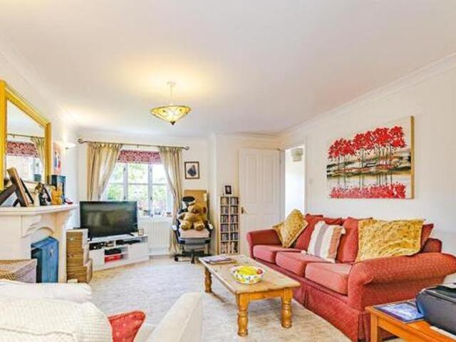 House for sale in Hillview, Surrey