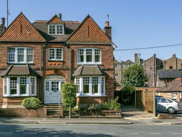 House for sale in Hillview, Surrey
