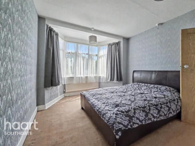 Farm for sale in Southgate, Greater London
