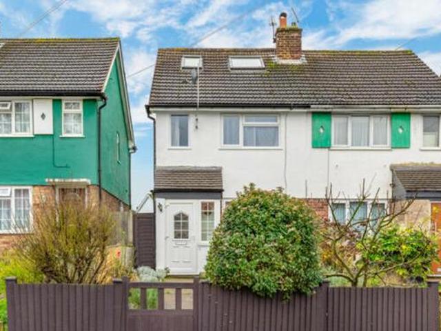 House for sale in Chessington