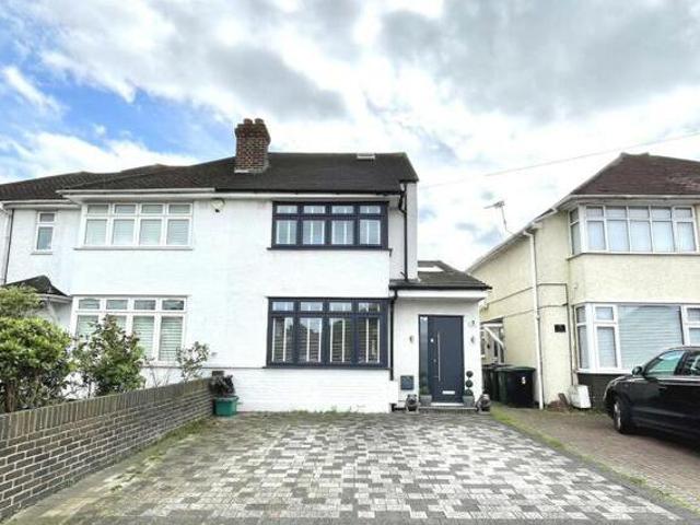 House for sale in Chessington