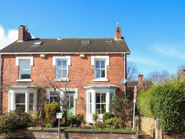 House for sale in Loundsley Green, East Midlands