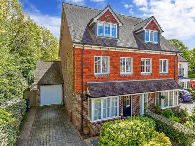 House for sale in Littlecote, West Sussex