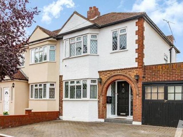 House for sale in Chigwell, Epping