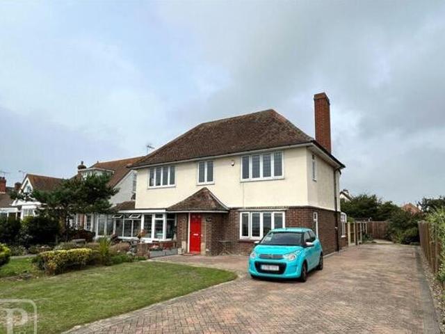 House for sale in Holland-on-Sea, Dale Hill
