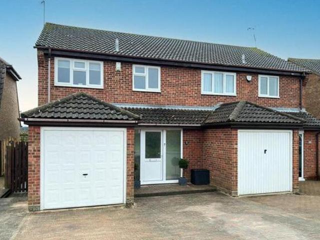 House for sale in Holland-on-Sea, Dale Hill