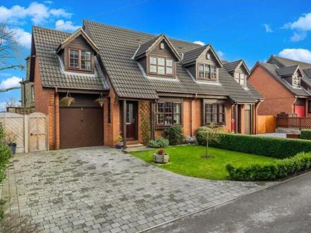 House for sale in Cleckheaton, West Yorkshire