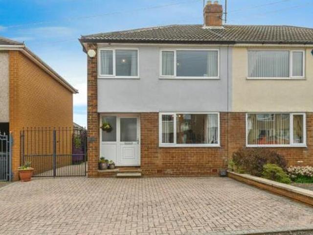 House for sale in Cleckheaton, West Yorkshire