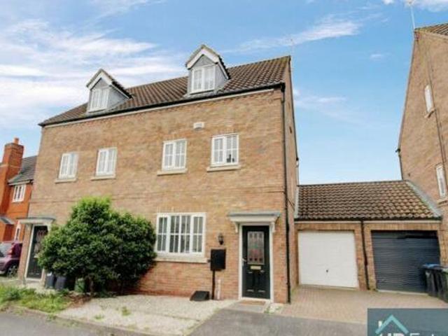 House for sale in Newton, New Bilton