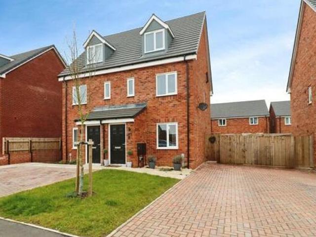 House for sale in Newton, New Bilton