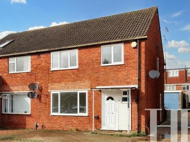 House for sale in Pound Hill, Crawley
