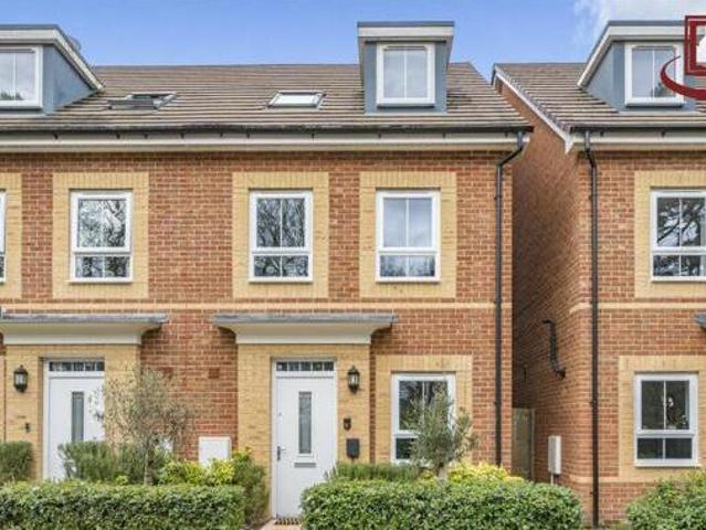 House for sale in Crowthorne