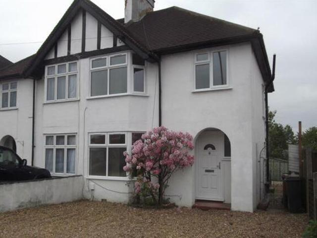 House for sale in Batchworth, Hertfordshire