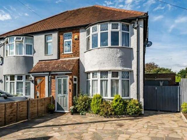 House for sale in Batchworth, Hertfordshire