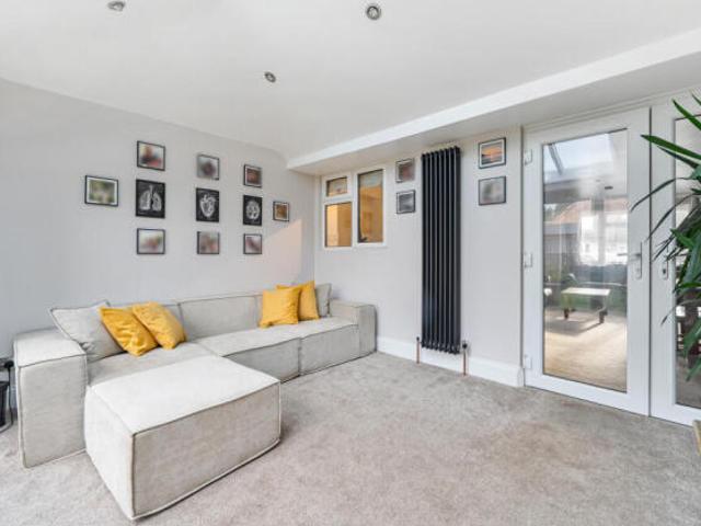 Farm for sale in Woodley, Wokingham