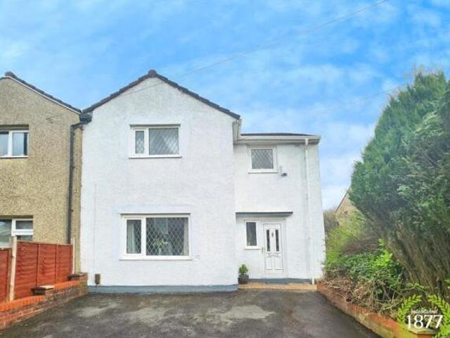 House for sale in Knowle Fold, Darwen