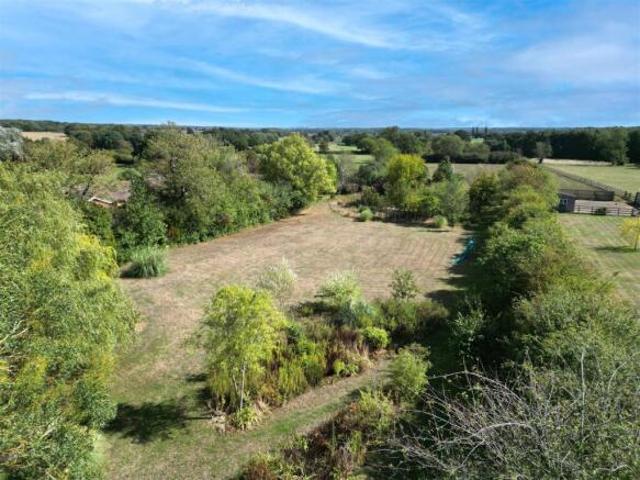 Farm for sale in Pilgrims' Hatch, Navestock Side