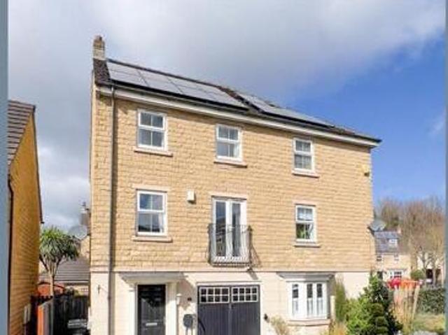 House for sale in Dewsbury, West Yorkshire