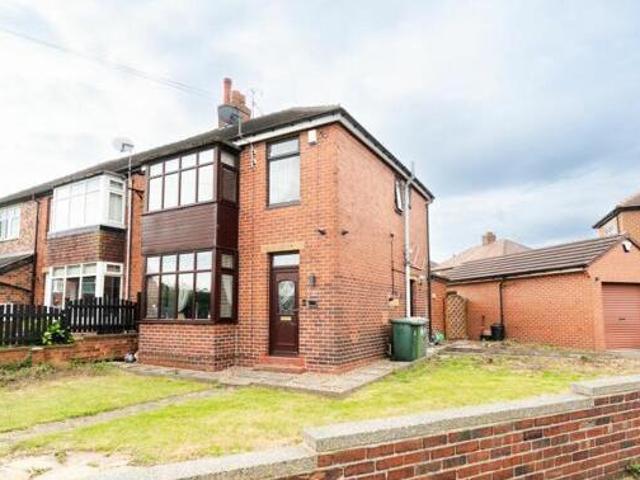 House for sale in Hanging Heaton, Dewsbury