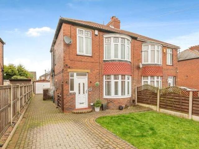 House for sale in Hanging Heaton, Dewsbury
