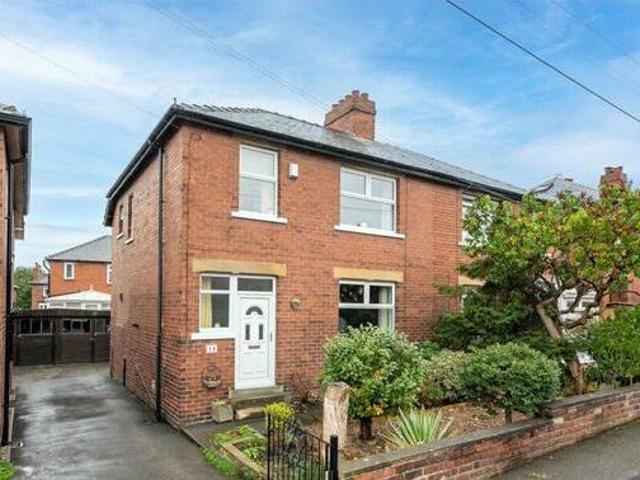 House for sale in Hanging Heaton, Dewsbury