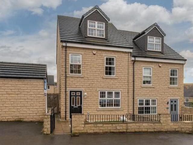 House for sale in Dewsbury, West Yorkshire