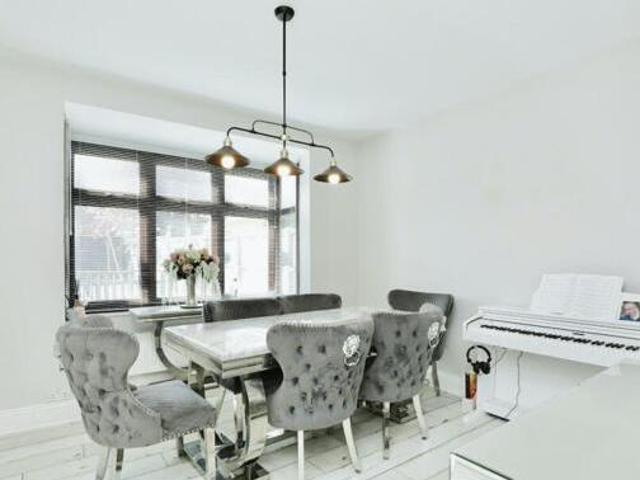 House for sale in Edenthorpe, South Yorkshire